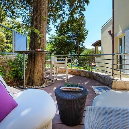 Private Oasis 아파트